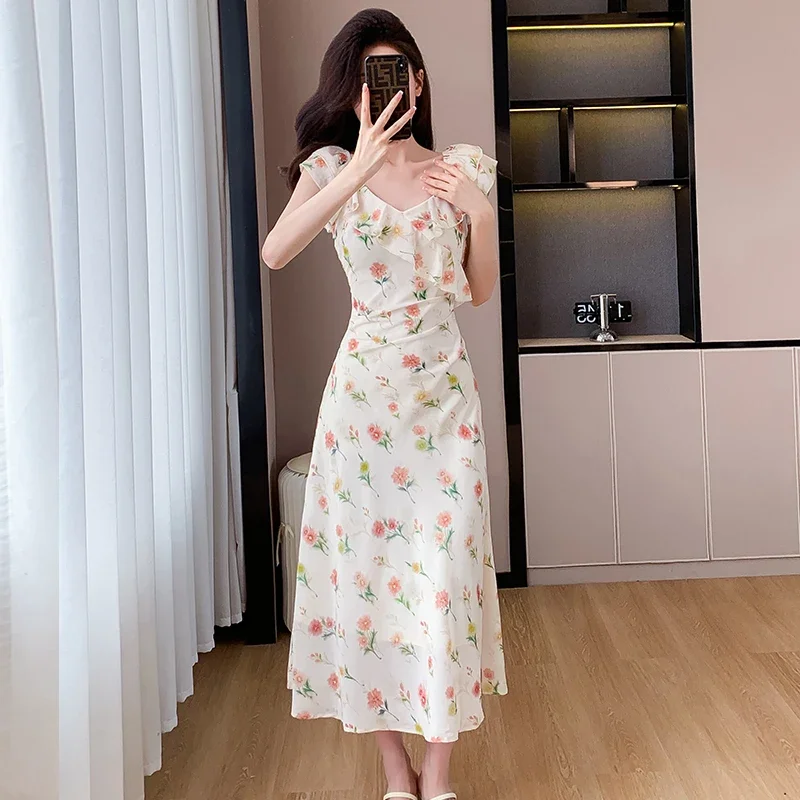 

2024 New Fashionable and Sweet French Fringe Collar Fragmented Flower Dress, Female Style Slimming Holiday Style Dresses