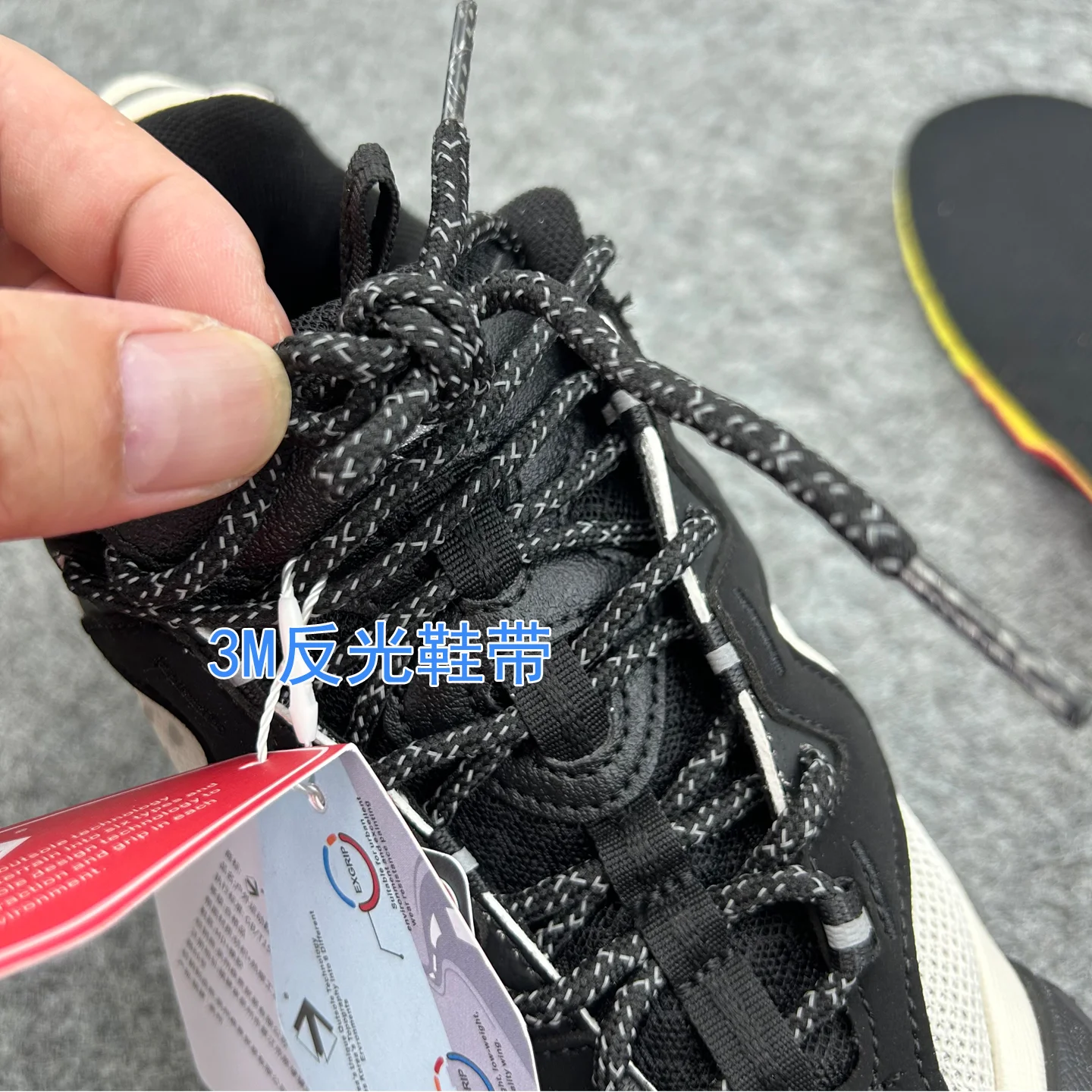 Lightweight and comfortable casual sports running shoes men's and women's non-slip shock-absorbing mesh sneakers