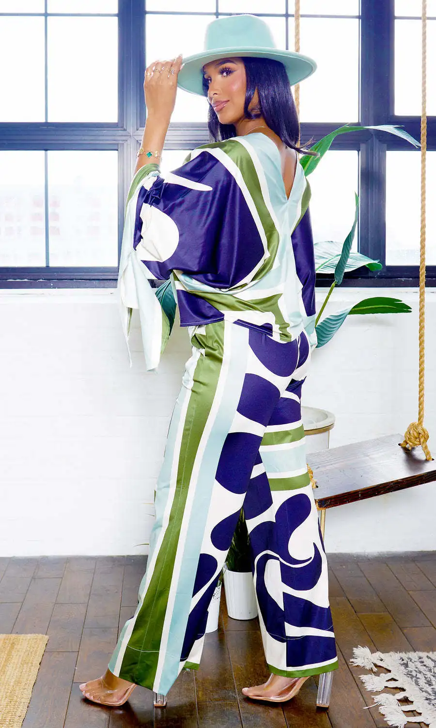 2025 패션 프린트 여성 세트 배트윙 긴팔 상의와 와이드 레그 팬츠 슈트 캐주얼 투피스 세트 스트릿 루즈핏 의상