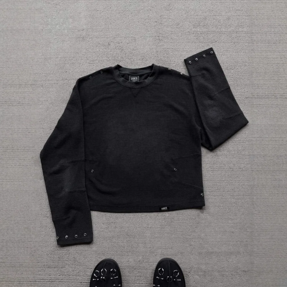 Black Waffle Knit Crop Long Sleeve T-shirt Metal Eyelet Rivet Detail Crew Neck Y2K Grunge Streetwear Cropped Thermal Top