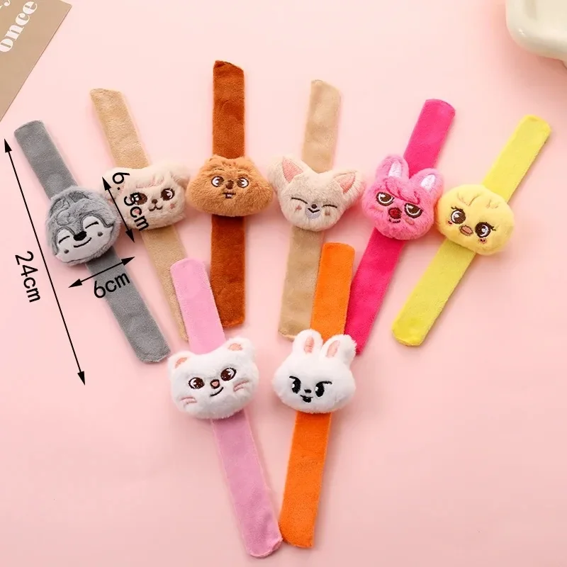 Bracelet à sangle de dessin animé Kpop doux, pendentif de poupée en peluche, jouet en peluche mignon pour enfants errants, ornement de sac à dos pour cadeau d'anniversaire pour Couple
