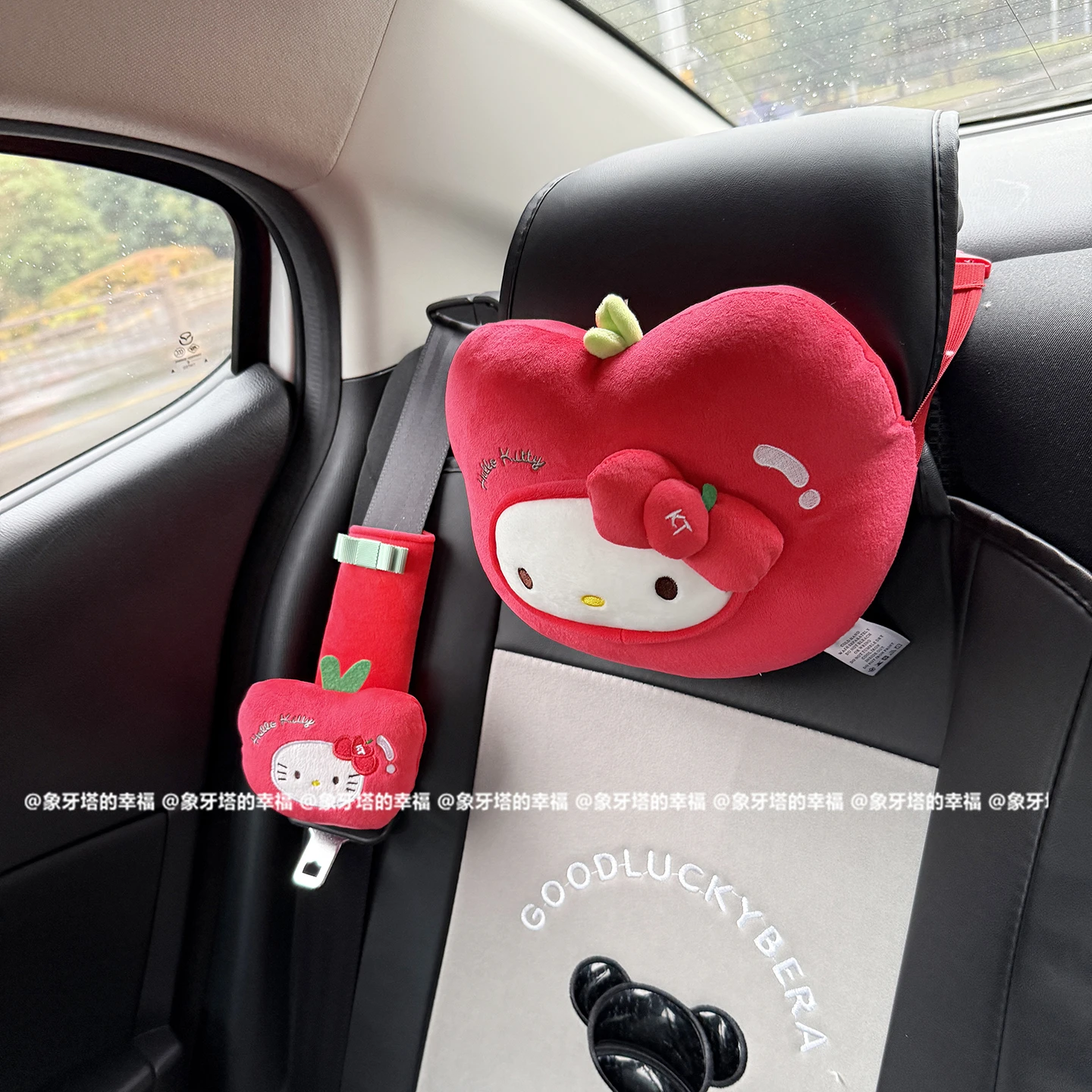 Xmas Sanrio Hello Kitty, подголовник, подушка для спины, чехол для ремня безопасности, автомобильный декор, мягкая мультяшная подушка, подушка для спинки дивана-кровати, подарок