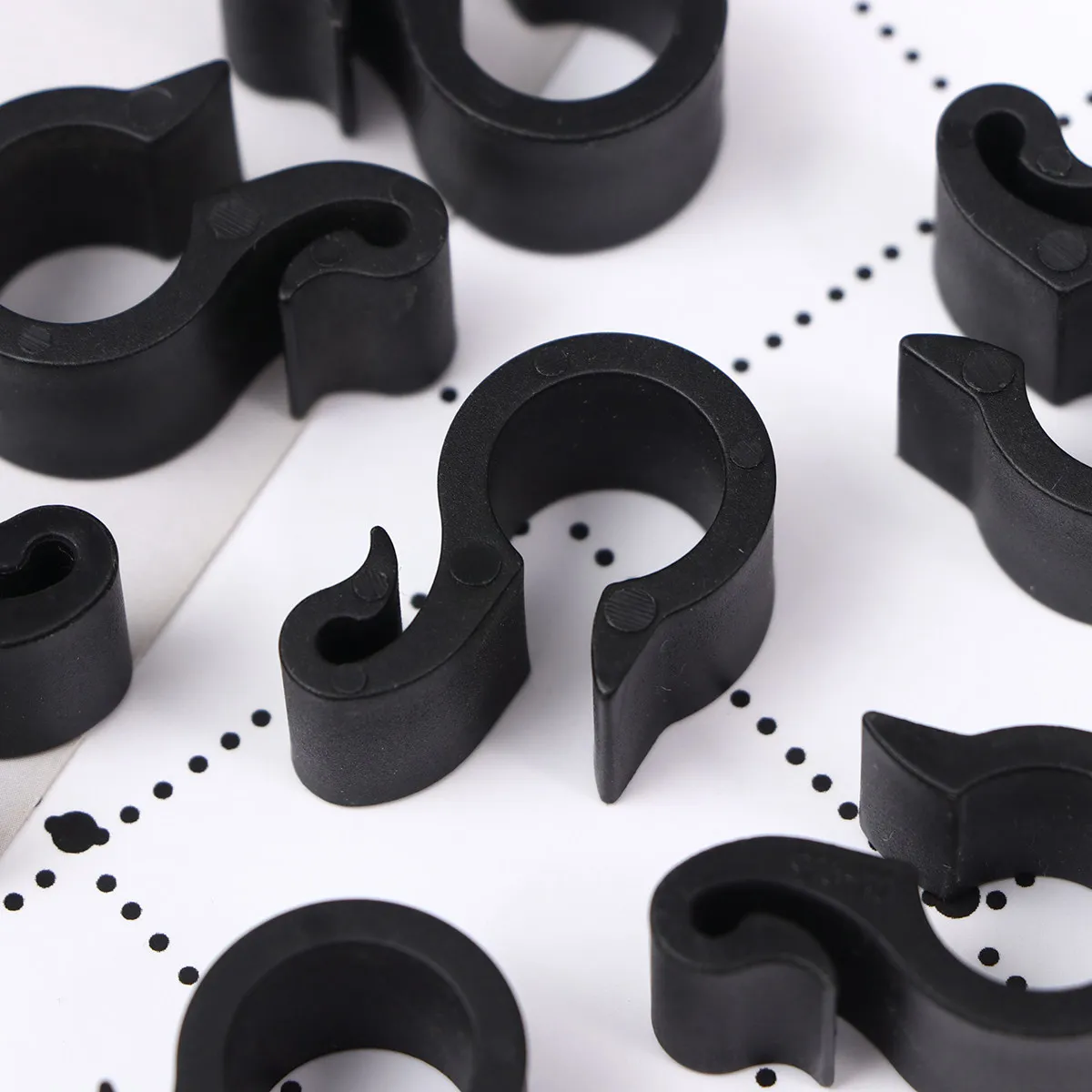 50Pcs Water Pipe Buckle Garden Buckle Irrigation System Clamp Drip Tube Fastener U-Shaped PVC Pipe Clip for Fruit Tree Hanging