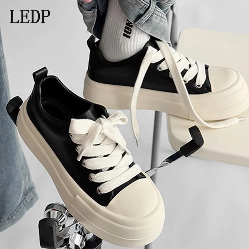 

LEDP Large Toe Board Shoes Men and Women 2025, Thick-soled Height-increasing Bread-shaped Leather Shoes Commuting Derby Shoes