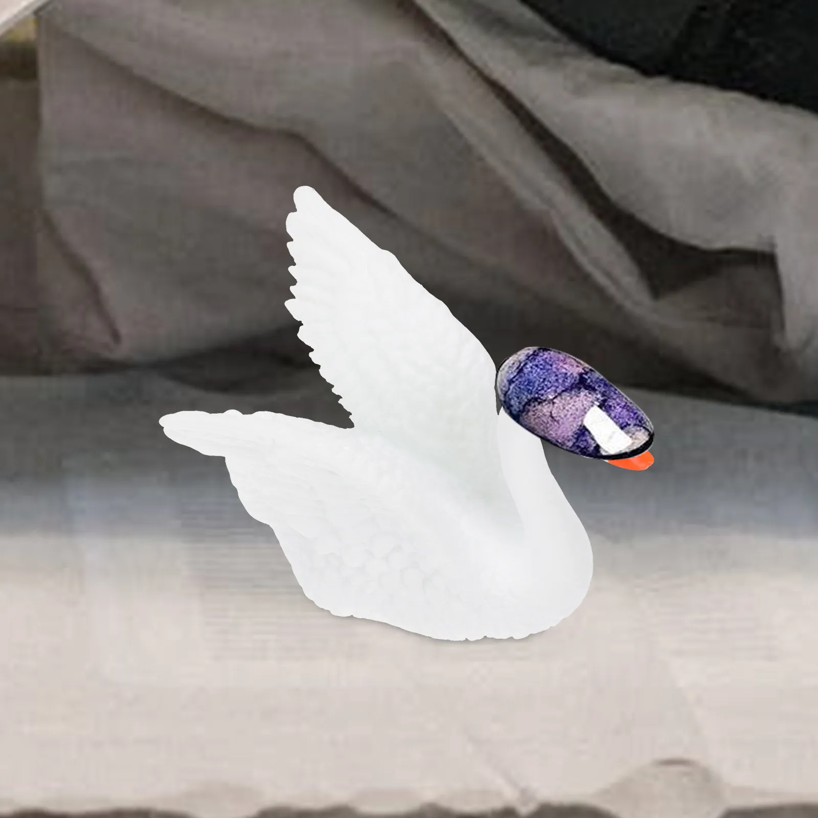 

5Pcs Swan Shape Nail Art Display Stand Resin Nails Practice Holder for Manicure Training Salon Use Nail Display Stand