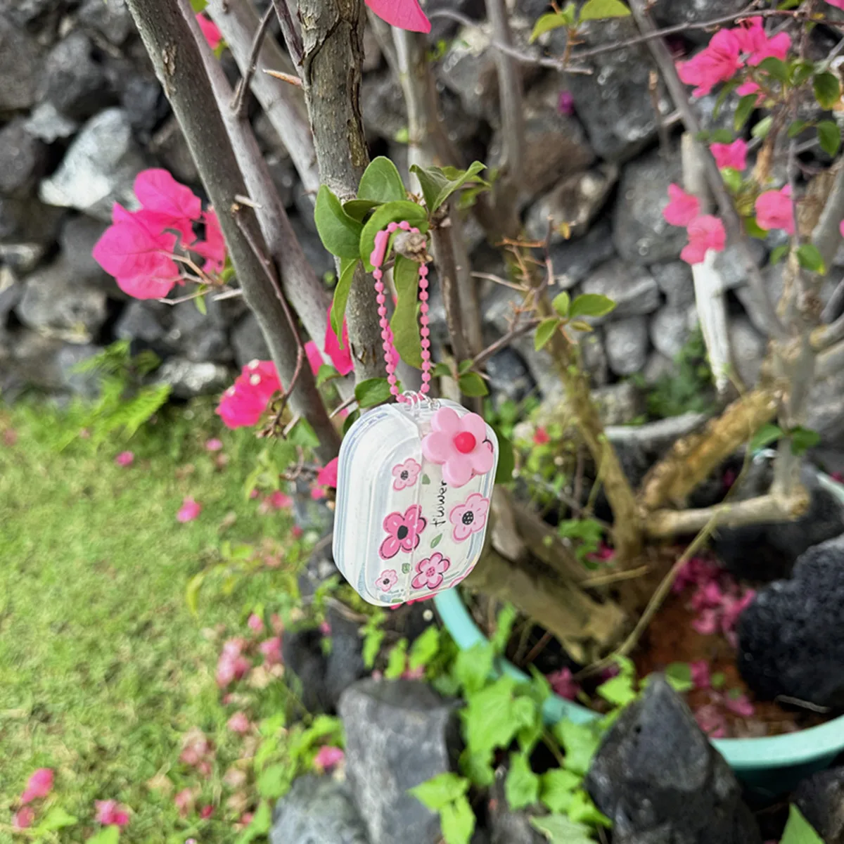 カワイイキーホルダー付きのかわいい漫画のイヤホンケース、美しい花柄のデザイン、手描きのプラッシュプラム、airpods Pro 2、1、3