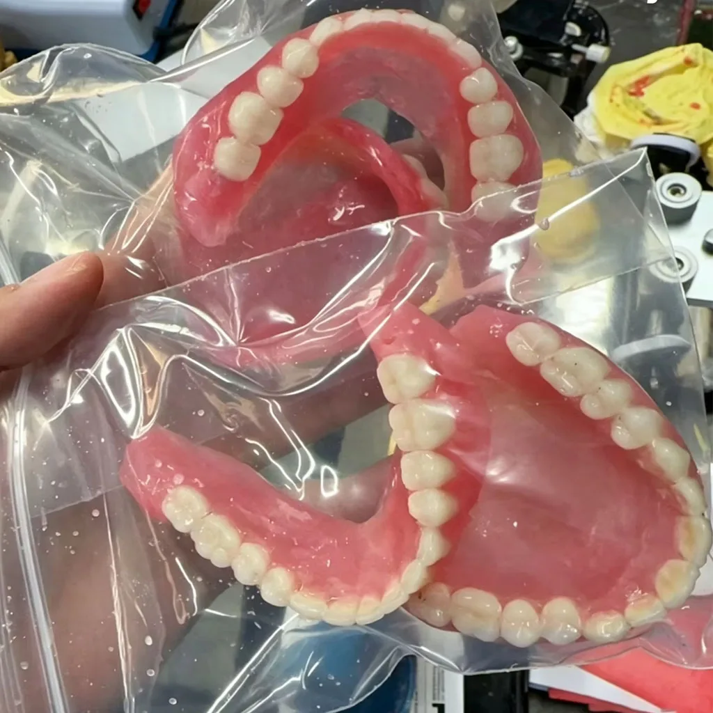 Temporary Full Dentures Realistic Silicone Upper & Lower False Teeth Kit Comfort Soft Natural False Teeth For Seniors Use