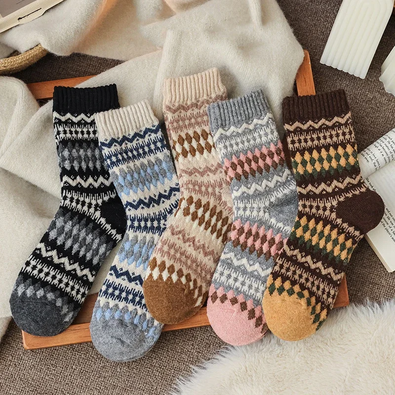 

5 Pairs Retro Geometric Stripes Wool Knitting Socks Women 2025 Winter Warm Thick Plush Socks Designer Mix Color Stockings Unisex