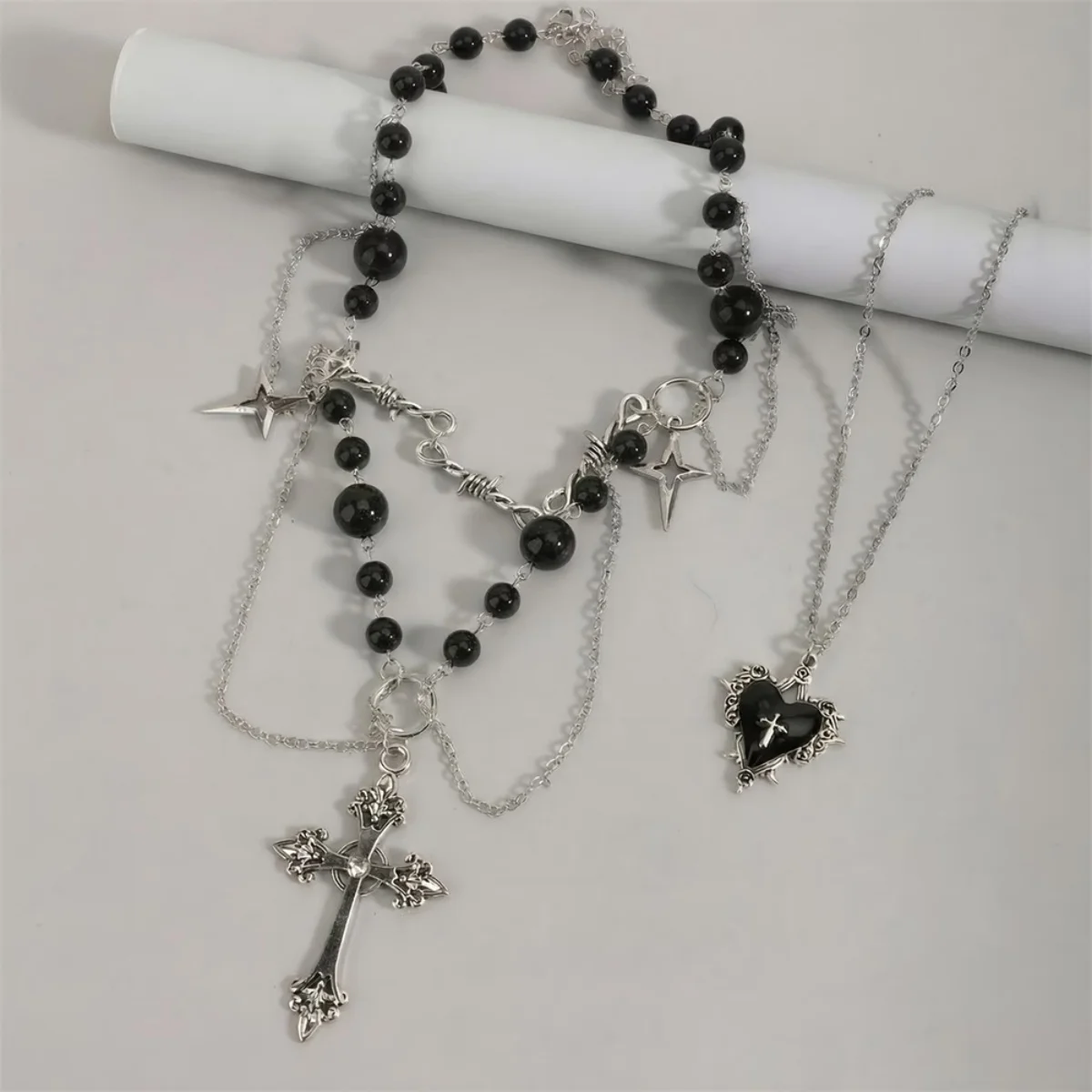 Dunkelschwarze Gothic-Spinnenkreuz-Anhänger-Mehrschichtige Halskette für Damen und Herren, Punk-Halloween-Herz-Fledermaus-Perlen-Choker, Cosplay-Schmuck – Detail 20