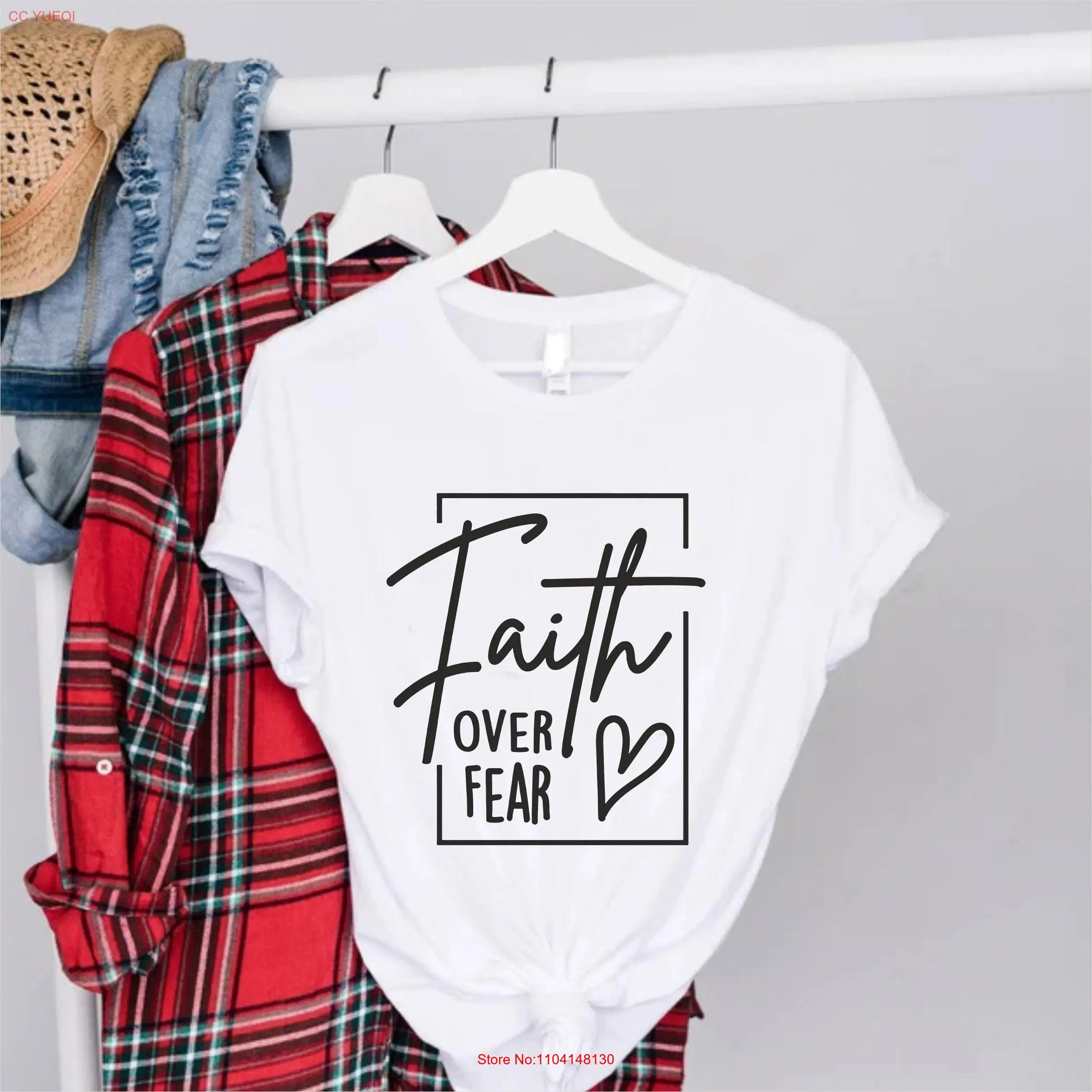 

Футболка Faith Over Fear с христианским сердцем и вертикальным крестом Иисуса К ChrisT, длинными или короткими рукавами