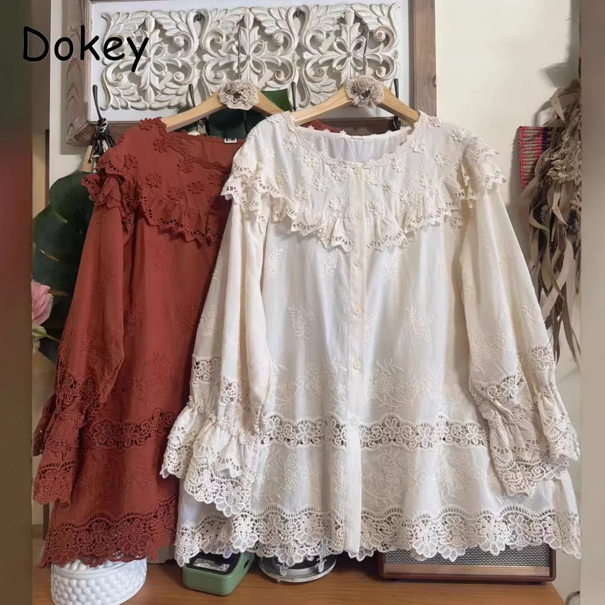 

Японская весенняя рубашка в стиле Mori Girl с длинным рукавом, женская винтажная блузка с 3D цветами, круглым вырезом, на пуговицах, свободного кроя, повседневный топ из хлопка и льна