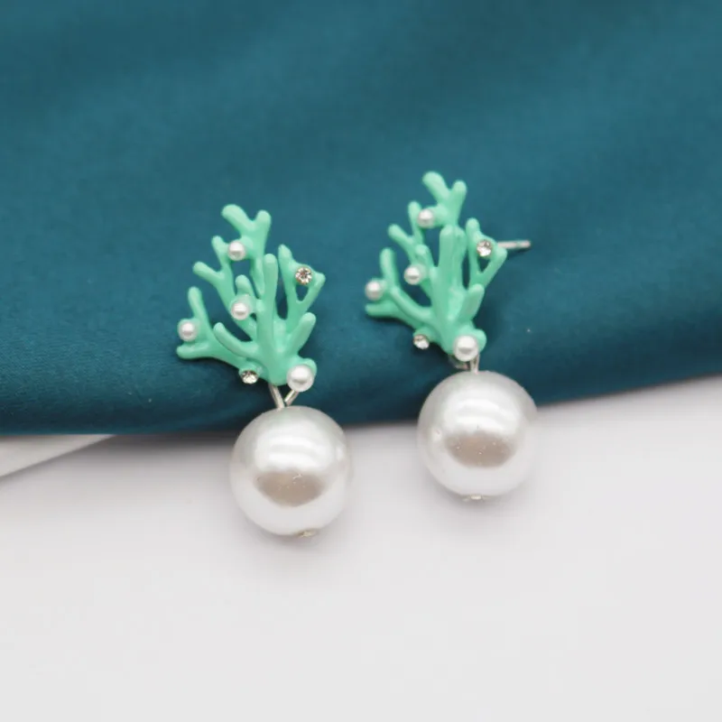 Summer Beach Jewelry Small Fresh Simple Three-dimensional Fashion Baked Paint Coral Trendy Elegant Pearl Earrings Dangle Charm