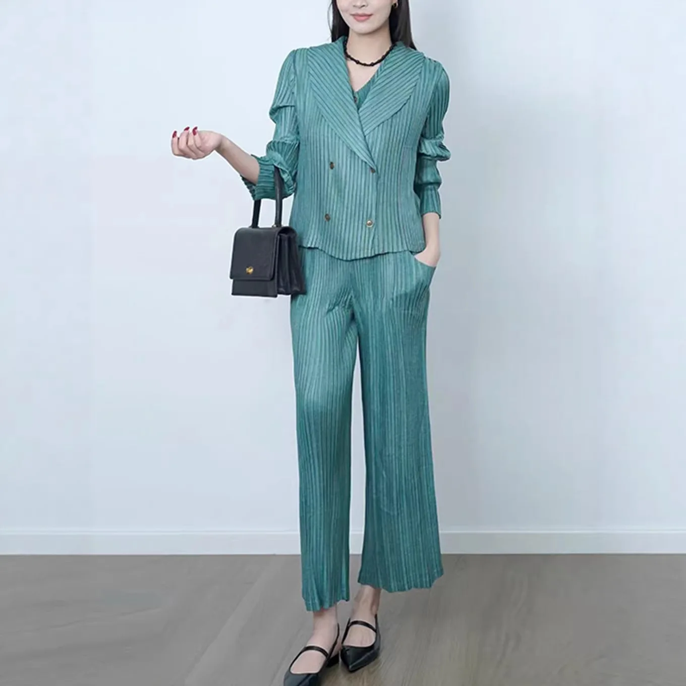 Miyake Pleated Spring and Summer 2026 New Fashion Career Suit Women's Senior Sense Pleated Jacket Vest Pants Three-piece Wear