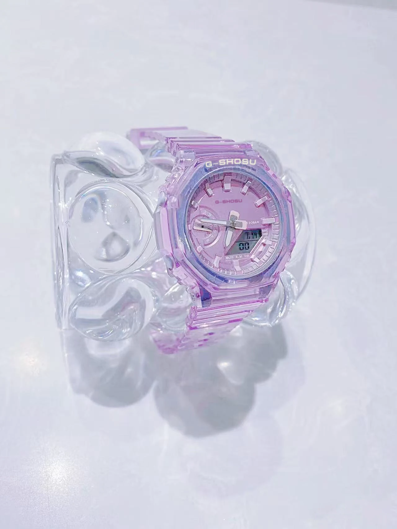 

Цифровые спортивные электронные часы с полнофункциональным LED-дисплеем, быстросъемным резиновым ремешком, водонепроницаемостью и большим циферблатом.