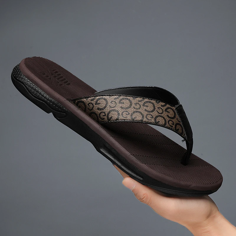 YRZL Sandali da uomo Scivoli estivi con suola morbida Infradito leggere antiscivolo Scarpe da spiaggia casual Pantofole da uomo Comode all'aperto