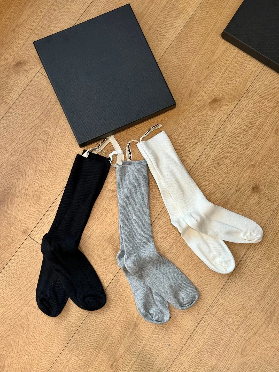 Минималистичные носки до середины икры из чистого хлопка. Женские дышащие и приятные для кожи однотонные носки из чистого хлопка на все сезоны.