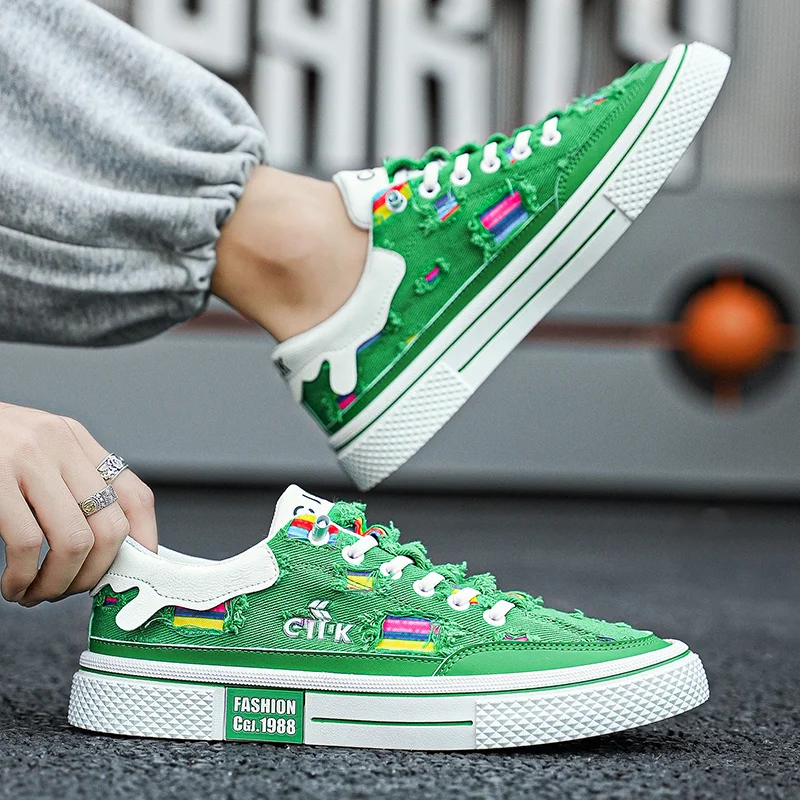 Hot Sale Men's Canvas Shoes Green Sneakers Fashion Print Skateboard Shoes Men Low Canvas Sneakers Slip-On Male Designer Footwear