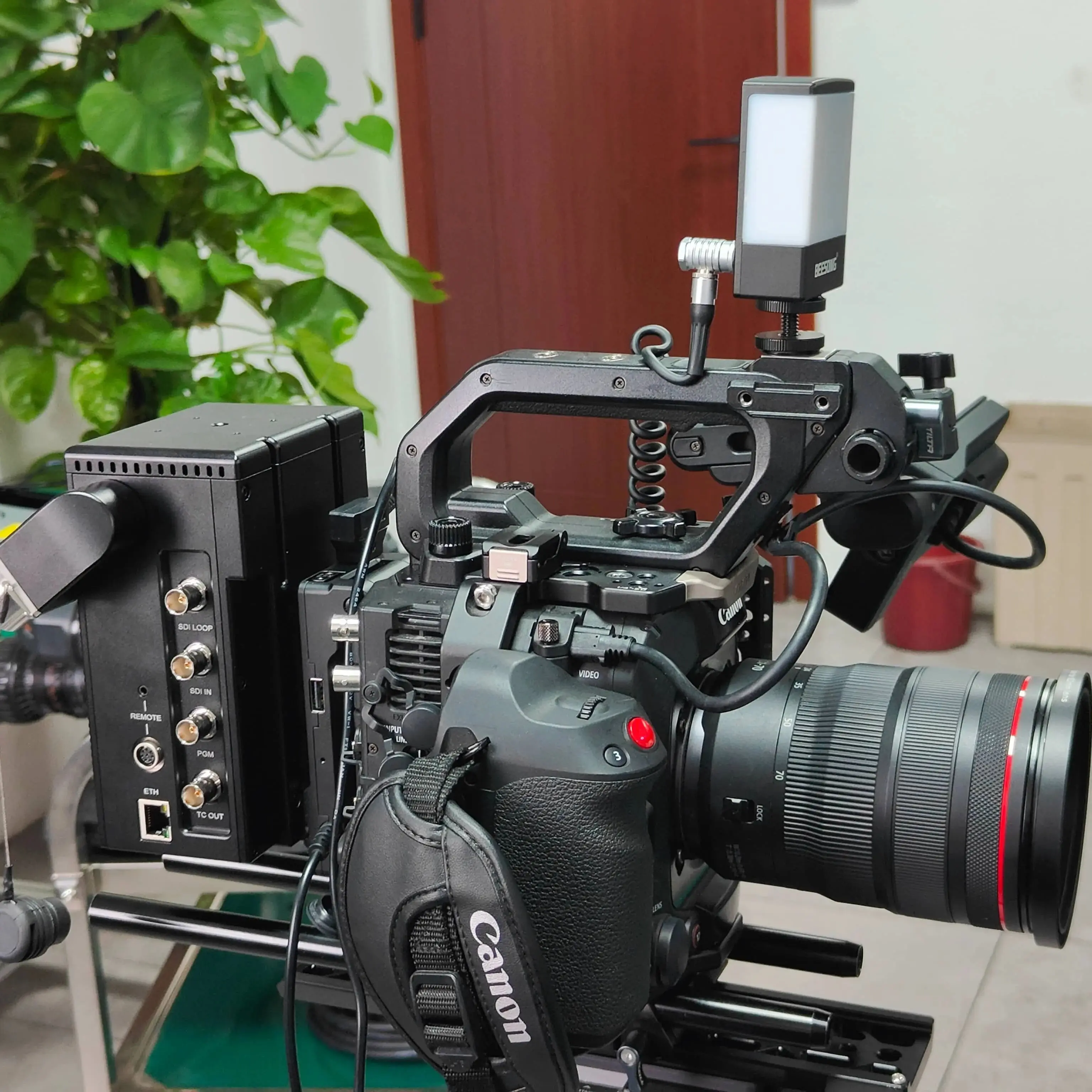 

12G Fiber Optic SDI Transmission Remote Control System, with Optoelectronics Hybrid Transmit Signal and Power Supply, Outside Br
