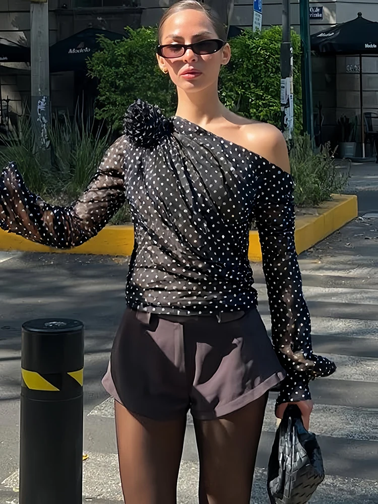 Oniflyme Szyfonowe Bluzki w Kropki z Nadrukiem dla Kobiet Eleganckie Bluzki z Odkrytymi Ramionami z Długim Rękawem Przezroczyste T-shirty Streetwear Seksowne Bluzki o Nieregularnym Kroju