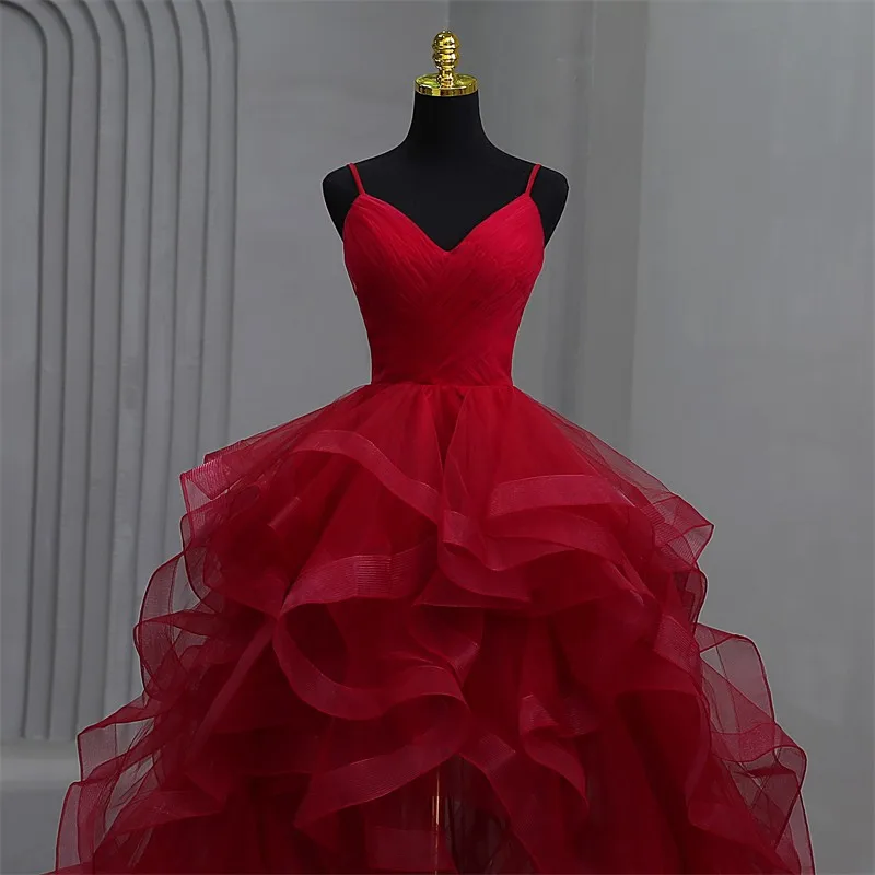 Robes de Quinceanera rouge foncé pour filles, col en V à volants, bretelles spaghetti, robe éducative courte sur le devant et longue traîne, Sweet 15