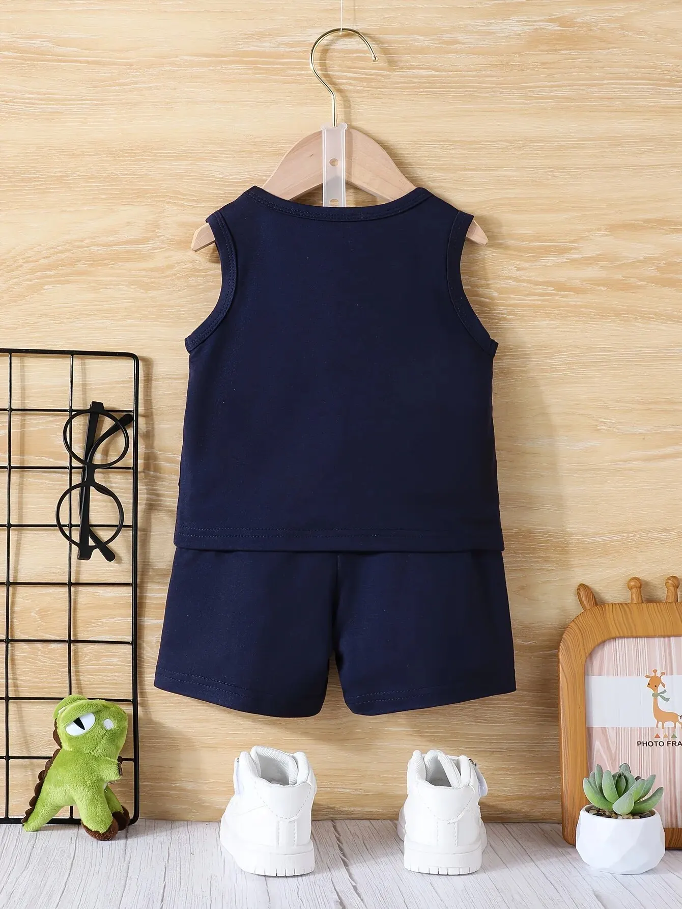 2-Piece Summer New Baby Boy Playing Sports Casual Fashion Dinosaur Pattern Sweat Absorption Breathable Sleeveless + Shorts Suit