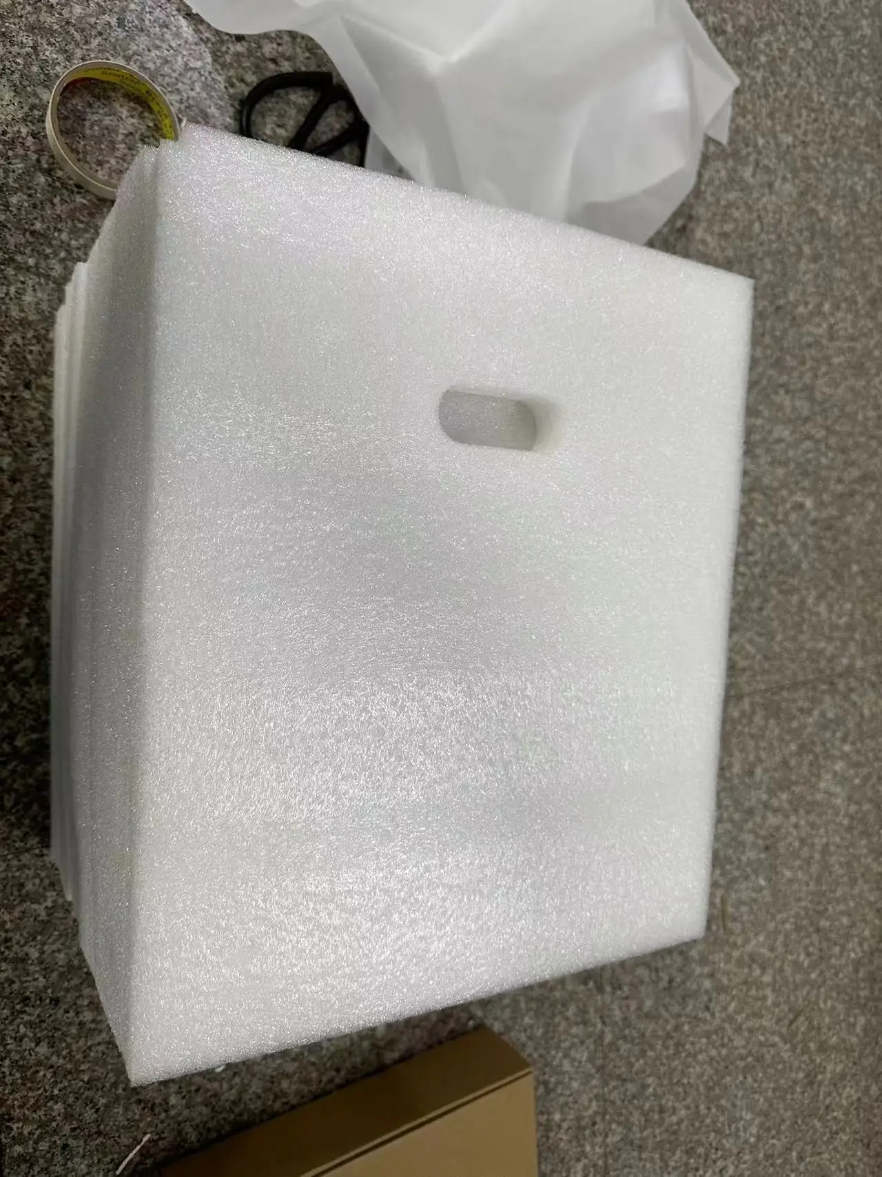 Waga mikroanalizacyjna serii CEB, model CEB1035N, z kalibracją wewnętrzną, dokładność 31g/0,01mg, zakres 120g/0,1mg, LB