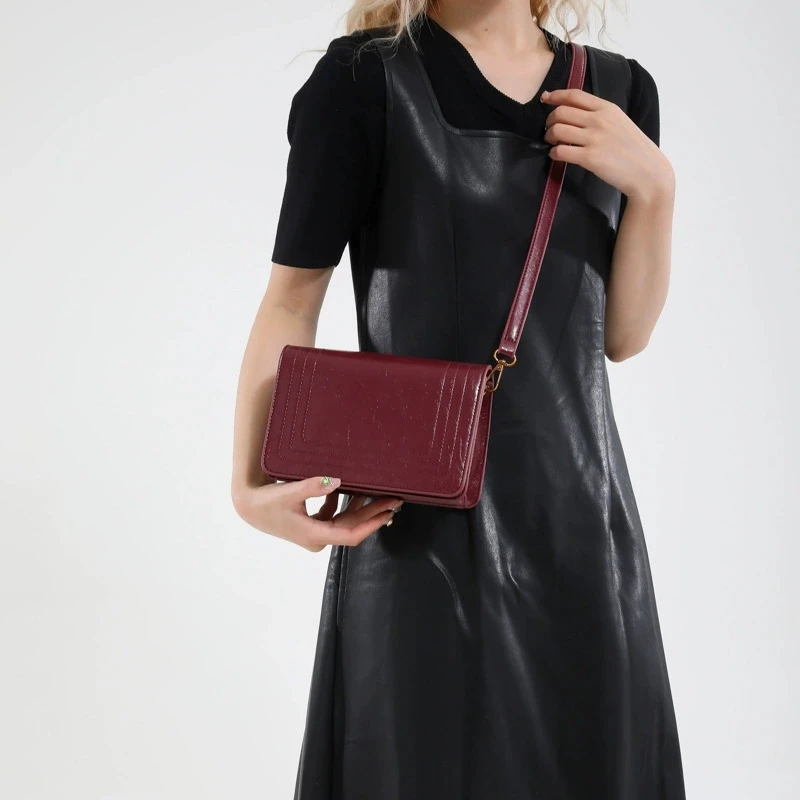 حقائب كروس من جلد البولي يوريثان بلون سادة للنساء مصممة جديدة حقيبة كتف صغيرة تحت الإبط حقائب يد ومحافظ للإبط