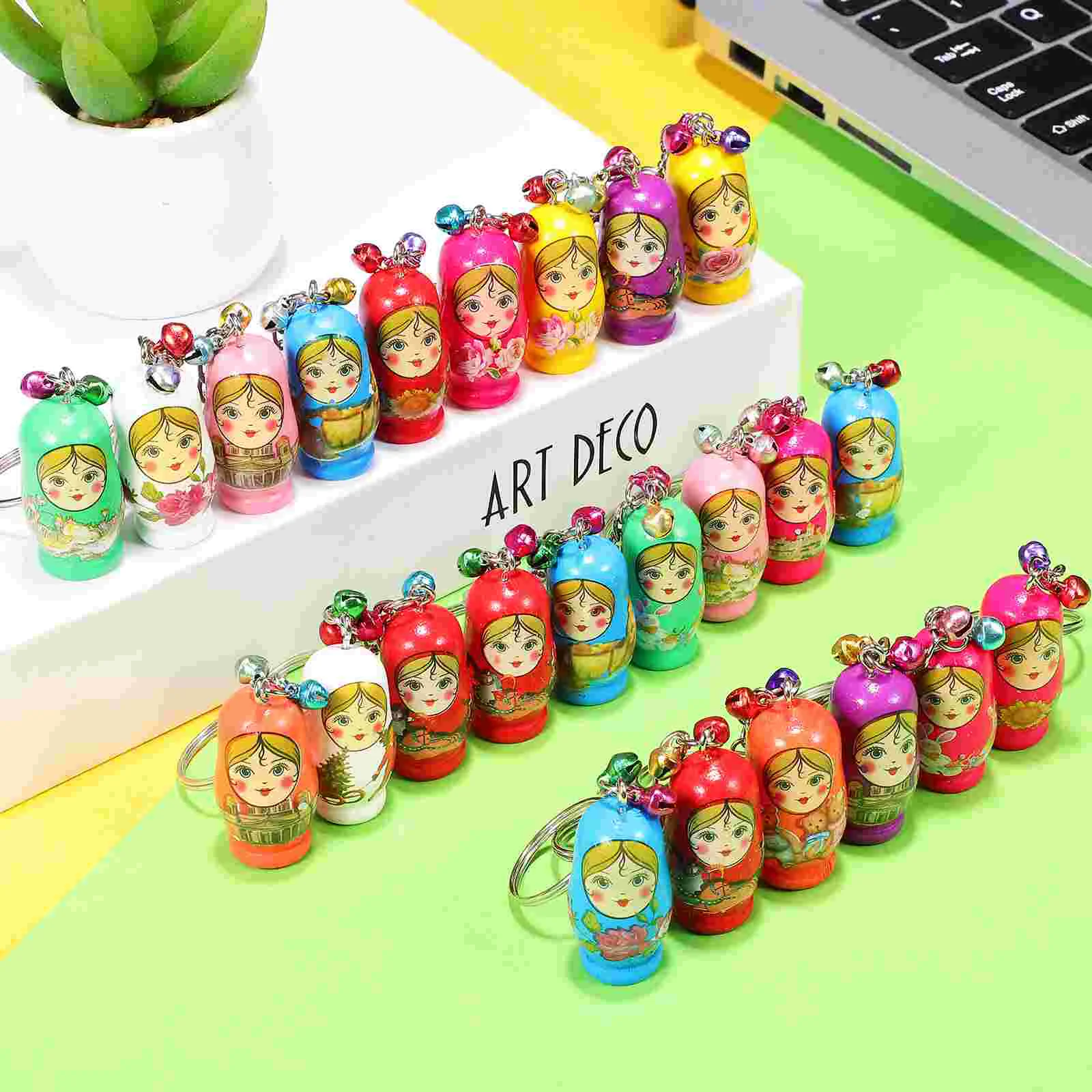 24 pcs Nesting Dolls Keychains Russian Nesting Dolls Key Rings Wooden Matryoshka Creative Pendant for Keys Small Holders Decor