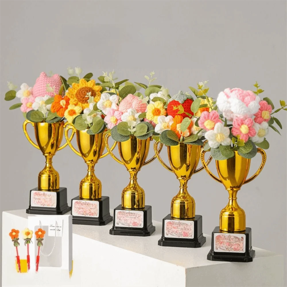 Delicate Flower Adornment Graduation Season Ornament Trophy-Shaped Base Refined Workmanship Desktop Decor Compact Size