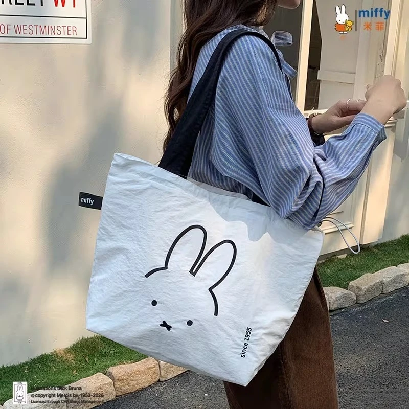 

Kawaii Miffy Rabbit Embroidery Drawstring Handbag Cartoon Portable Large Capacity Commuter Bag Couple Festival Gift
