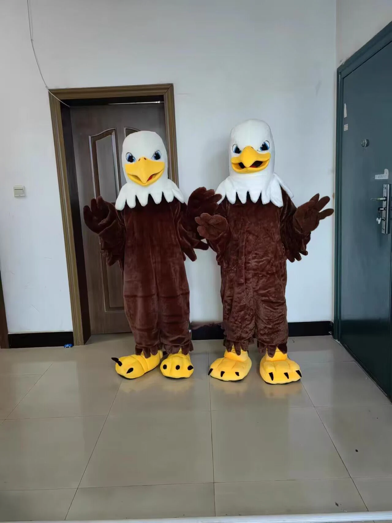 Adult Eagle Cartoon Doll Clothing Funny Walking Doll Eagle Costume Animal Bird Cosplay Performance Party Clothing Customized