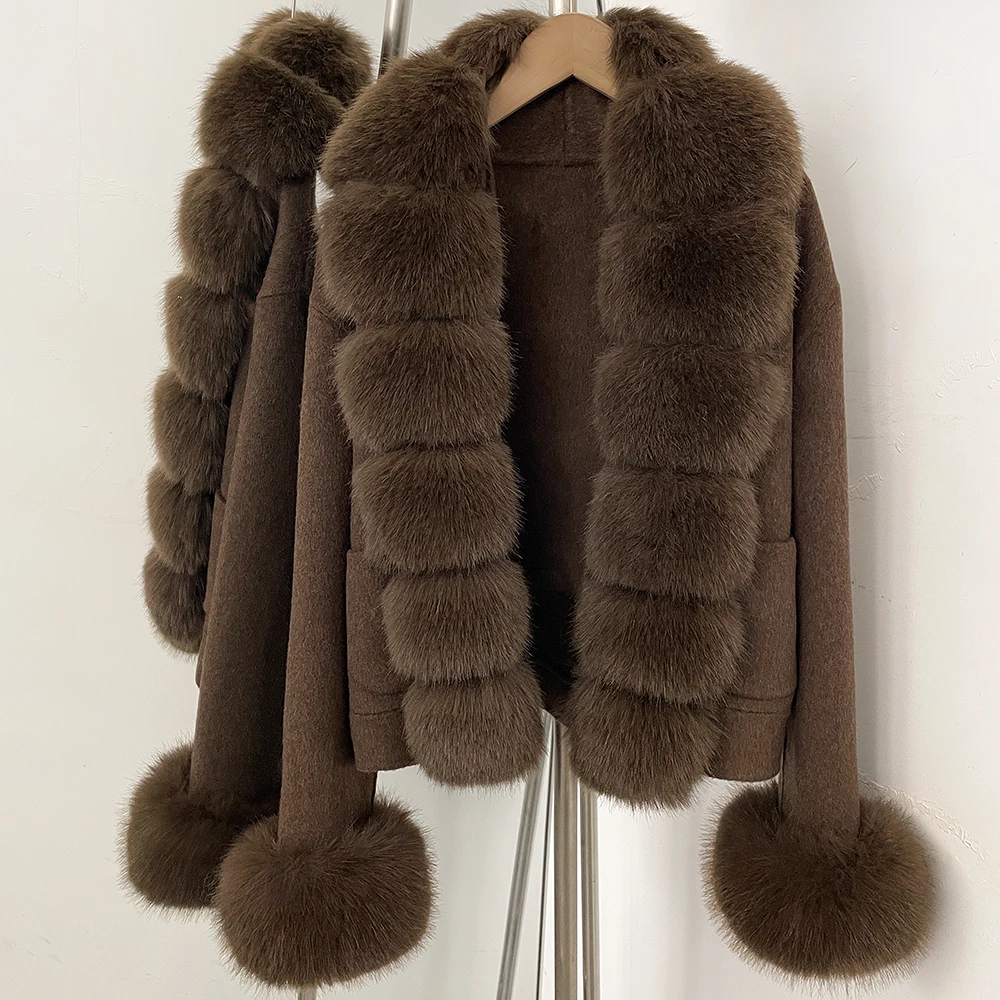 Women Short Woolen Jacket with Faux Fur Collar Winter Wool Blend Coat Fake Fur Cuffs for Office Outfits and Dresses for Winter
