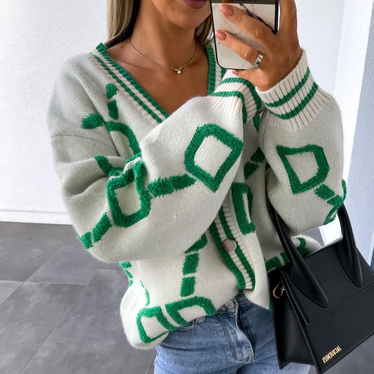

2025Women Casual Printed Cardigan Knitted Cardigan Color-blocking Fashion Women's Long-sleeved Loose V-neck Sweater Thick Warm