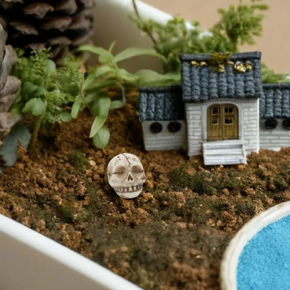 

20Pcs Resin Skull Head Halloween Garden Lawn Aquarium Decor Weather Resistant Lifelike Details Halloween Skull Figurines