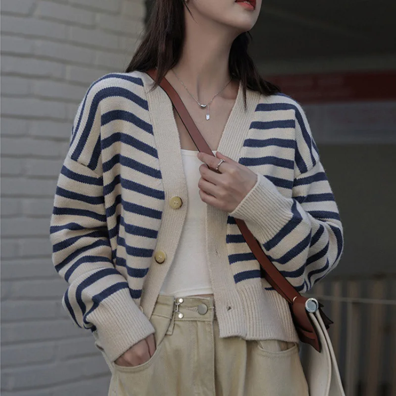 Women Striped Short Sweater Fashion V-neck Single Buttons Knitted Cardigans 2024 Casual Female Long sleeve Outwear Coat