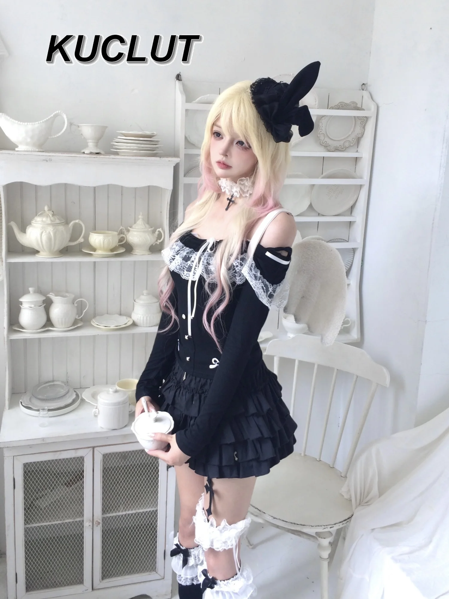 

Casual T-shirt Lace Patchwork Long Sleeve T-Shirt for Women 2025 New Niche Design Slim Fit Fashion Spring Autumn Ladies Tops