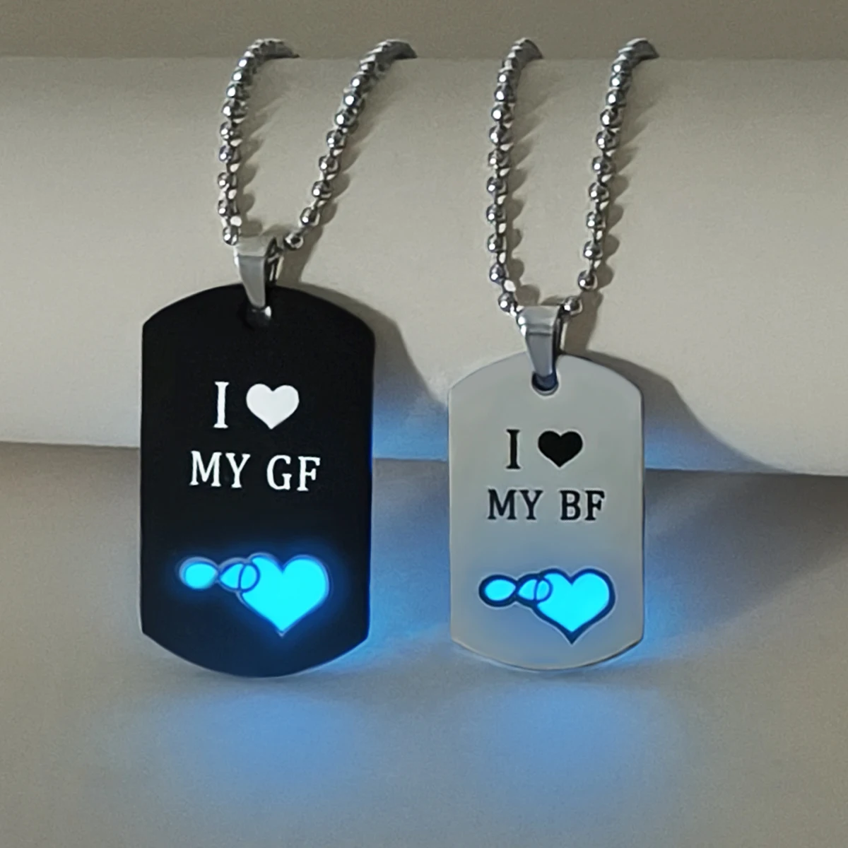 مجموعة مكونة من قطعتين من القلائد المضيئة للزوجين من إنفينيتي، مجموعة هدايا مجوهرات عصرية وبسيطة للسيدات