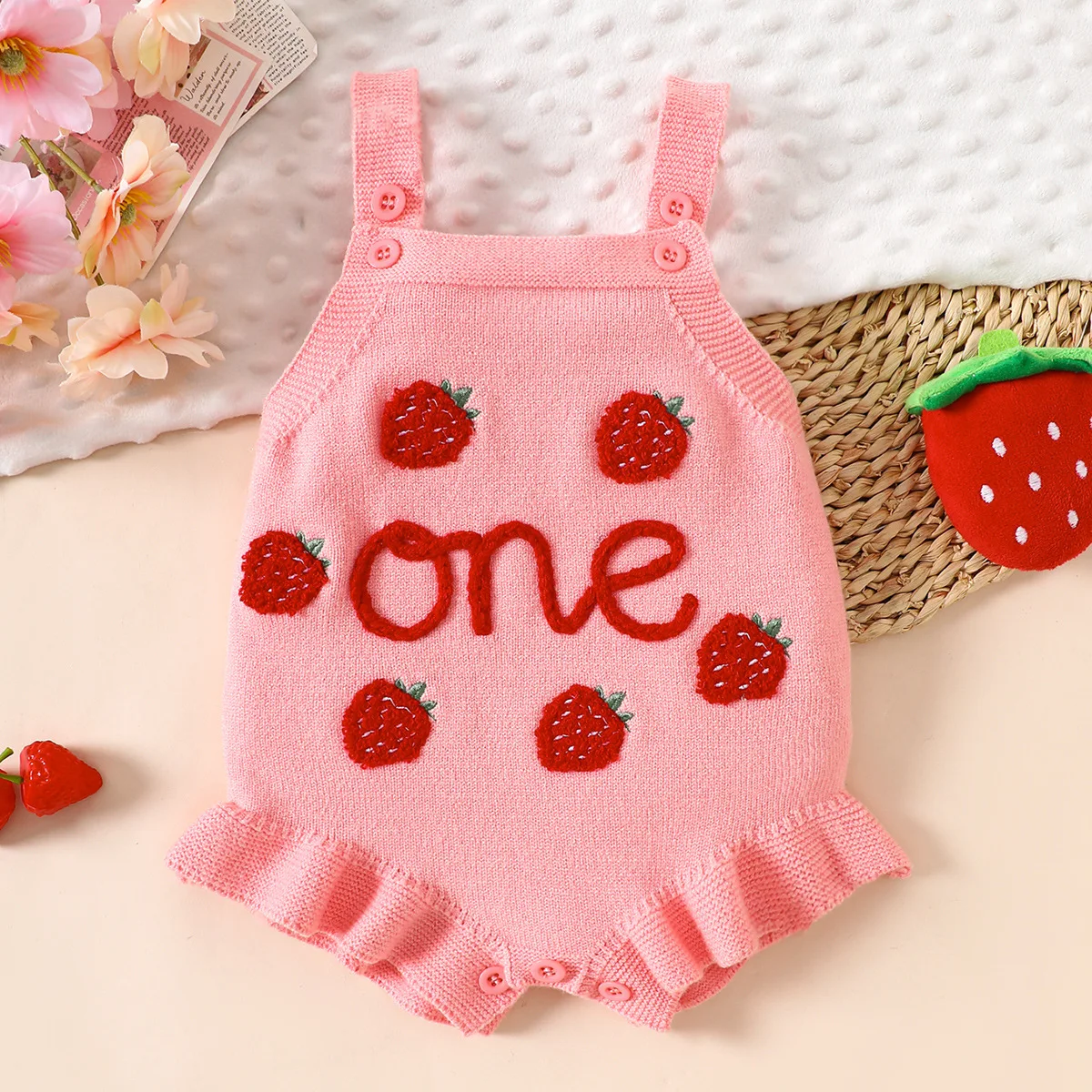 

Весенние комбинезоны для девочек с вышивкой клубники, вязаные боди для новорожденных девочек, безрукавные детские комбинезоны для маленьких девочек