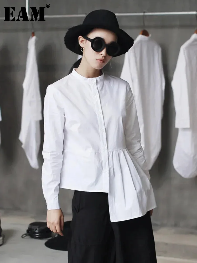 [EAM] Women White Irregular Pleated Casual Blouse New Stand Collar Long Sleeve Shirt Fashion Tide Spring Autumn 2024 1DF5332