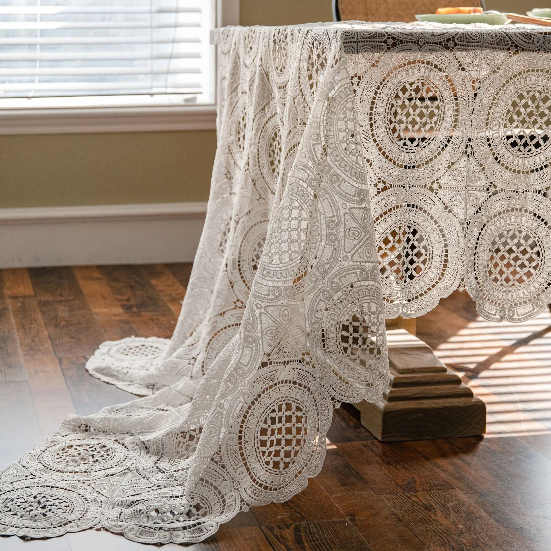 Rustic Wedding White Lace Tablecloth Vintage Water Soluble Hollow Embroidered Table Cloth Cover for Reception Baby Shower Party