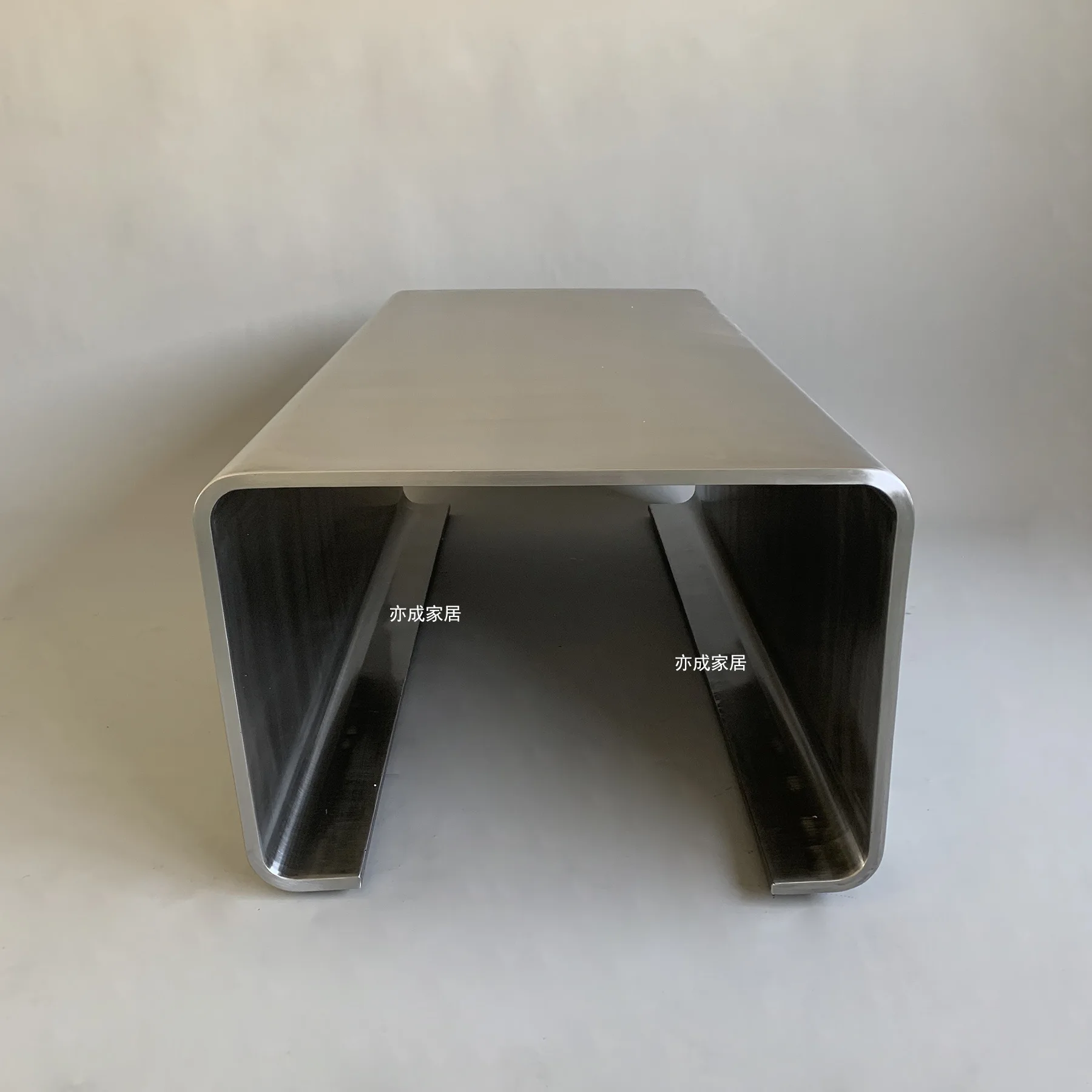 Villa hotel model room large flat floor creative light luxury coffee table