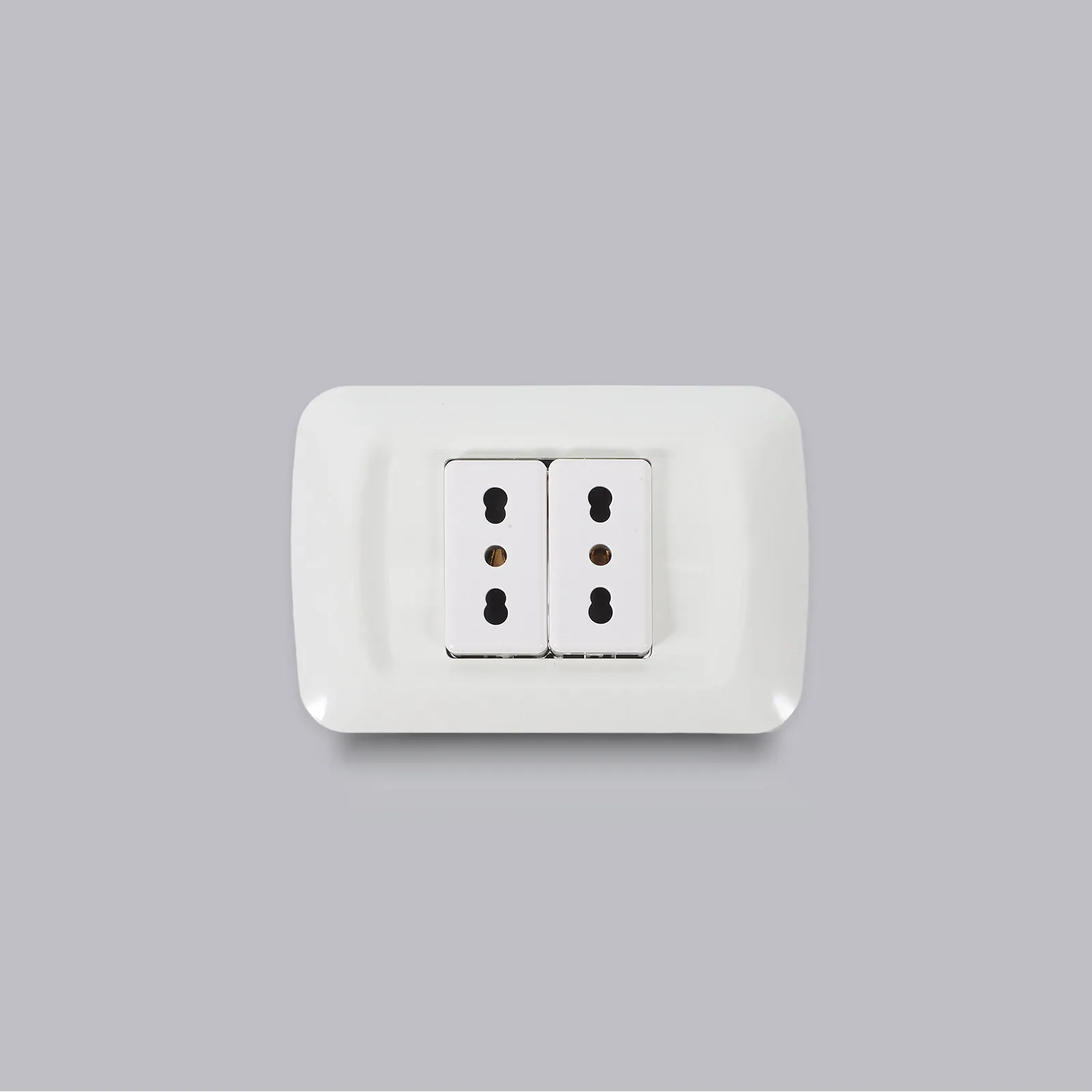 Triple Round Hole 16A Italian Standard Wall Socket 118 Type, Easy Installation Embedded Outlet, Polished Finish