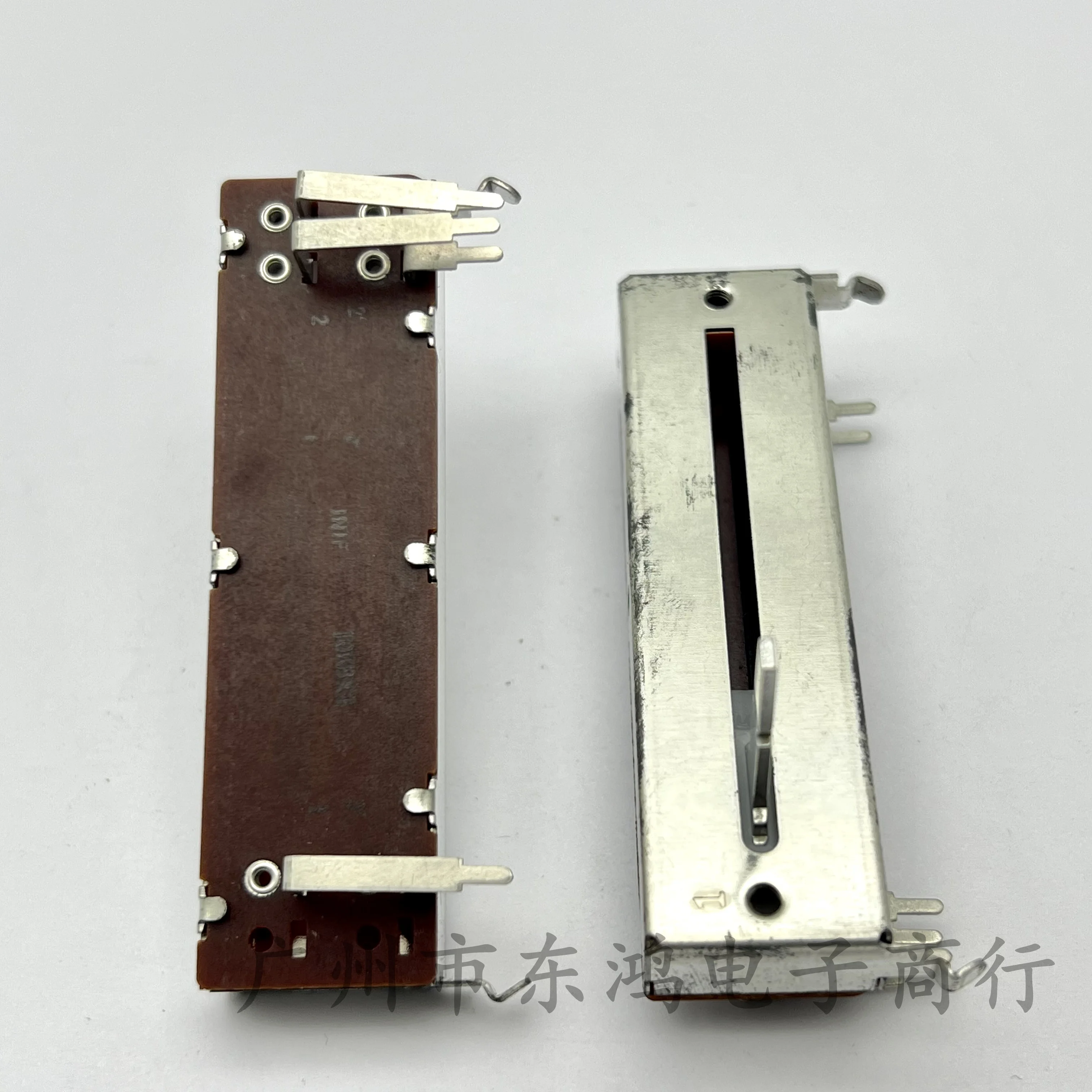 1 PCS Taiwan Fuhua 8.8cm potentiometer B10kx2 shaft length 20mm