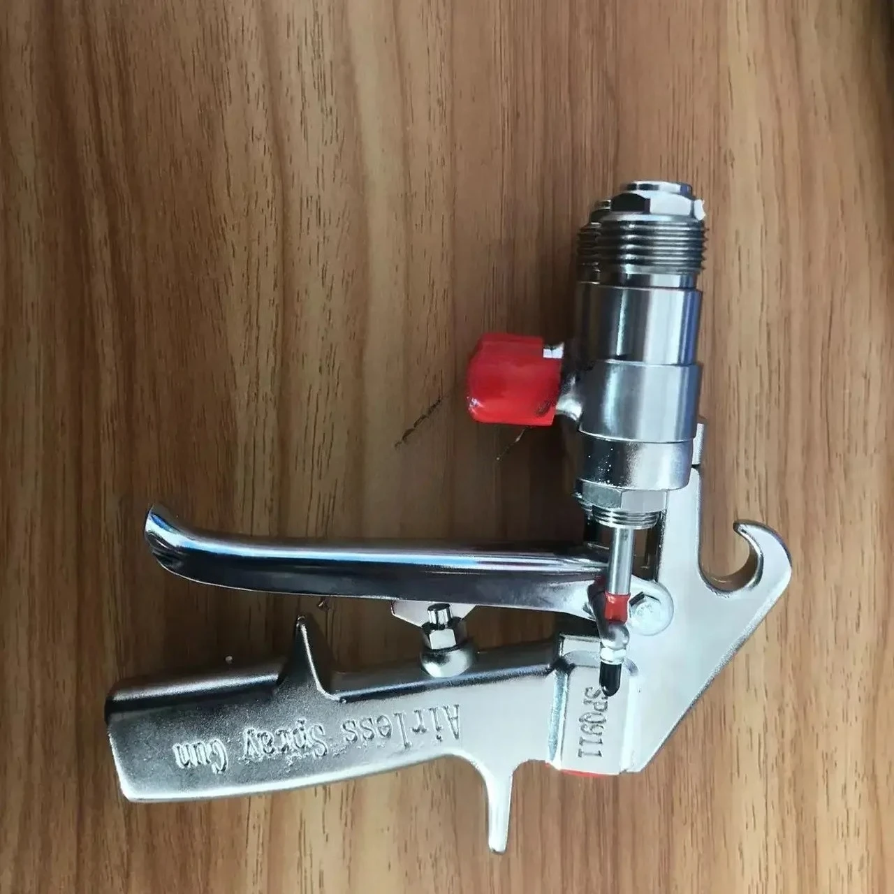 

Поставка высококачественного спрея для безвоздушного распылителя