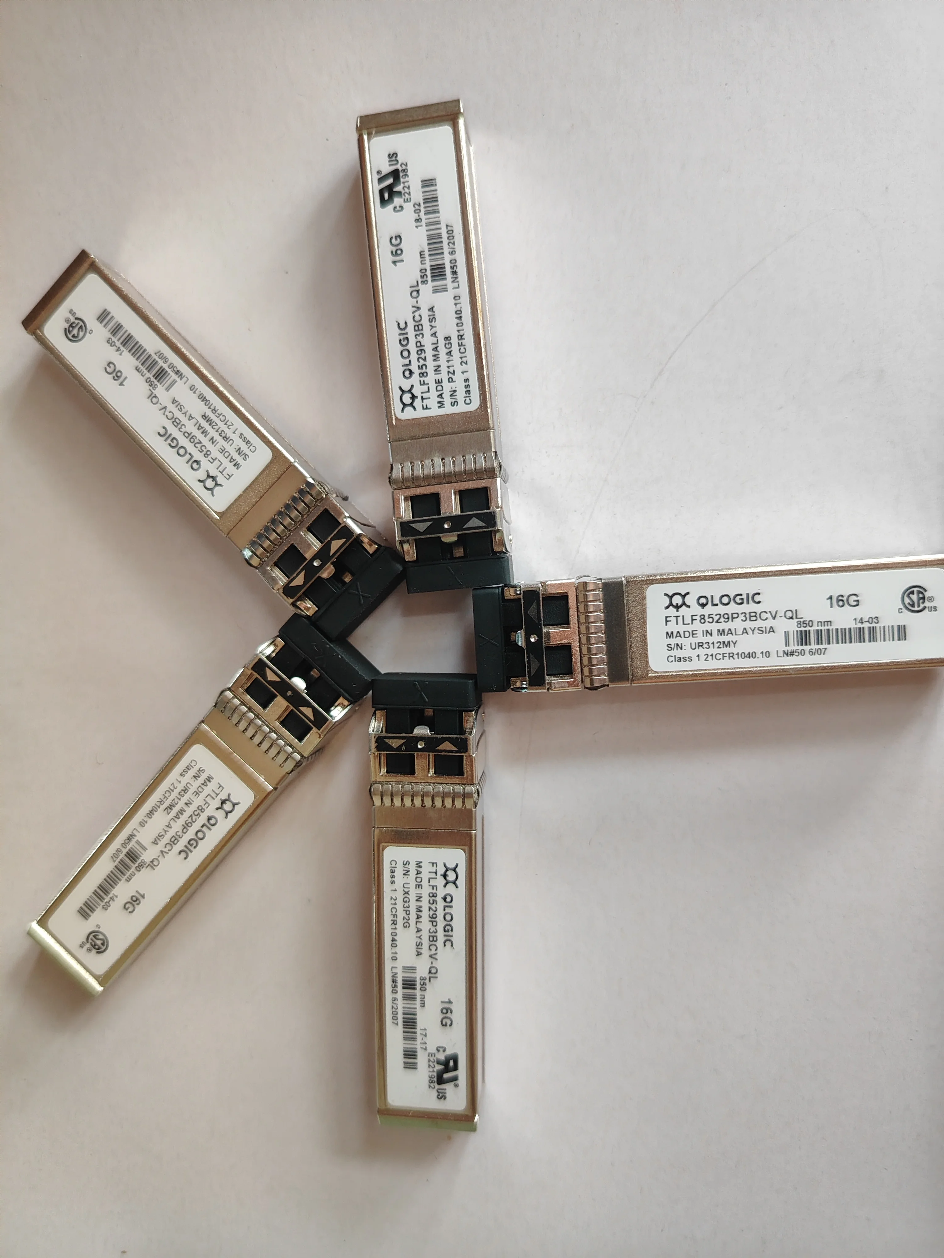 

1PCS Qlogic Fibre Module 16g FTLF8529P3BCV-QL FTLF8529P4BCV-QL AFBR-57F5MZ-QL 850NM16GB SFP/FTLF1429P3BCV-QL 1310NM 16GB 10KM