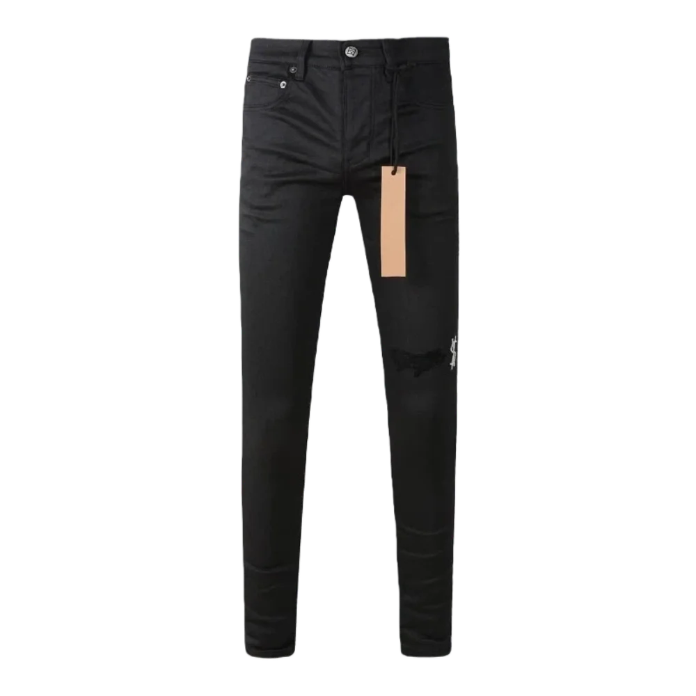 

High-quality black ripped jeans with embroidered letters and copper button craftsmanship, a versatile choice for autumn and wint