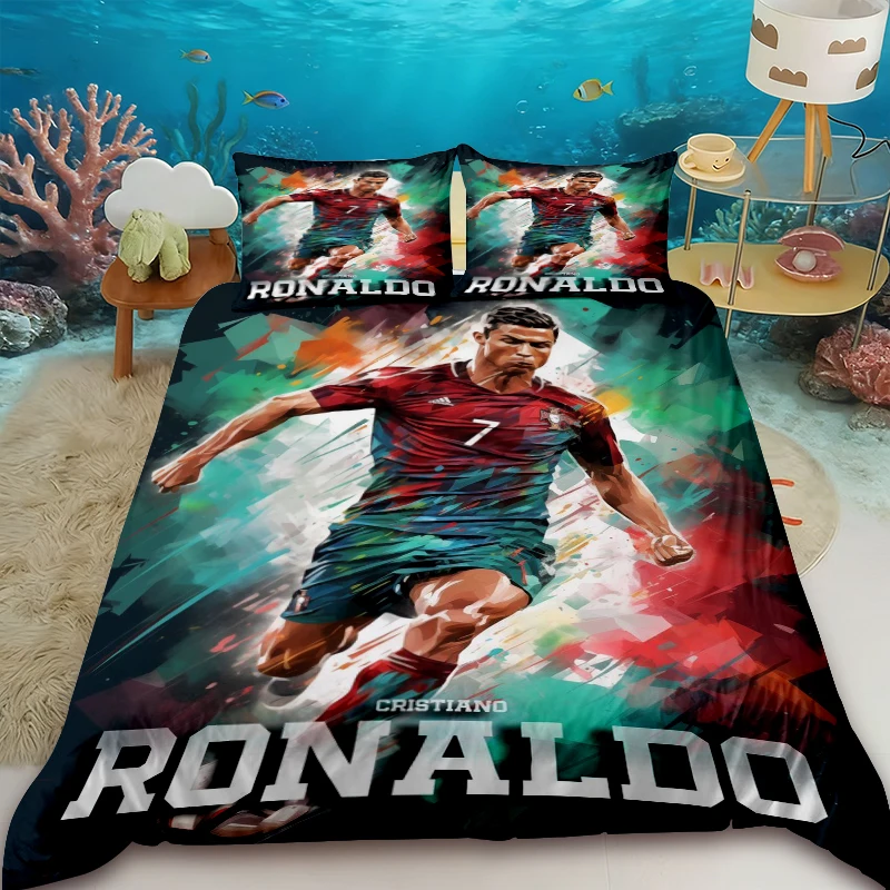 

Пододеяльник с изображением Криштиану Роналду (CR7) в высококачественном принте, удобный, в комплекте: один пододеяльник и две наволочки.
