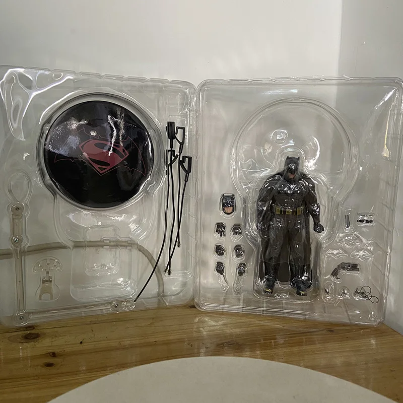 Mezco One 12-Rüstung Batman Actionfigur Batman Figur Bruce Wayne Joker Figur Sammlerstück Modell Spielzeug Geschenk Anime Auf Lager – Detail 21