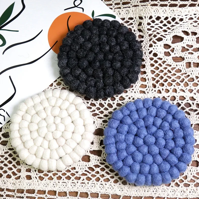 Ins Wool Felt Coasters Handmade Ball Poke Place Mats Insulated Solid Color Wool Felt Placemats Kitchen Decoration Accessories