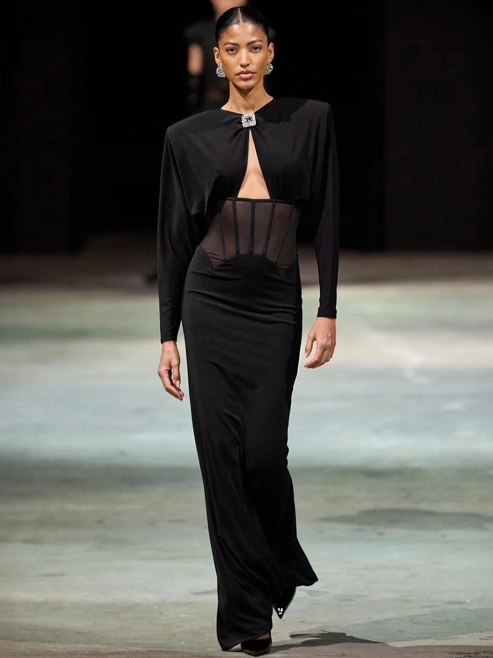 فستان نسائي أوروبي وأمريكي بكتف أسود على شكل هيكل السمكة وزر ماسي ورقبة دائرية فساتين سهرة أنيقة بفتحة #1